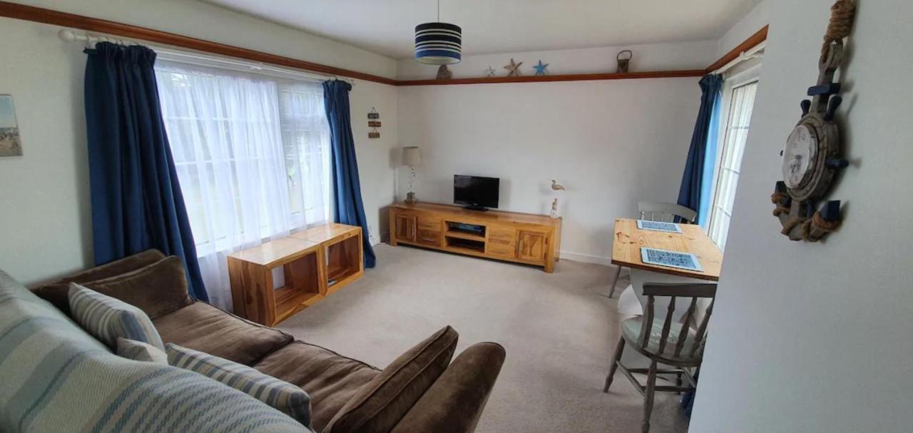 Beautiful 1 Bedroom Cottage With Courtyard. Дил Экстерьер фото
